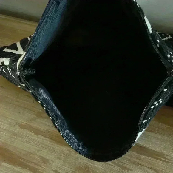 Women’s Printed/Beaded Clutch - Picture 3 of 3